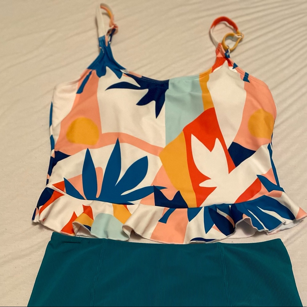 Janela bay swim top